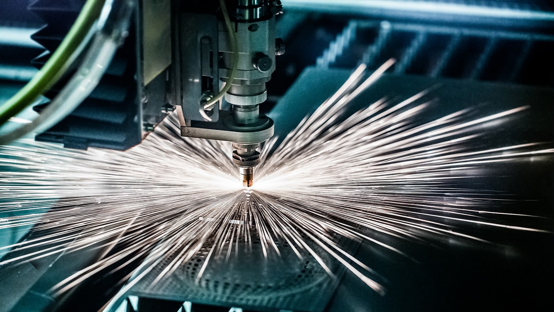 Новый лазерный станок: теперь режем больше, чище и сложнее